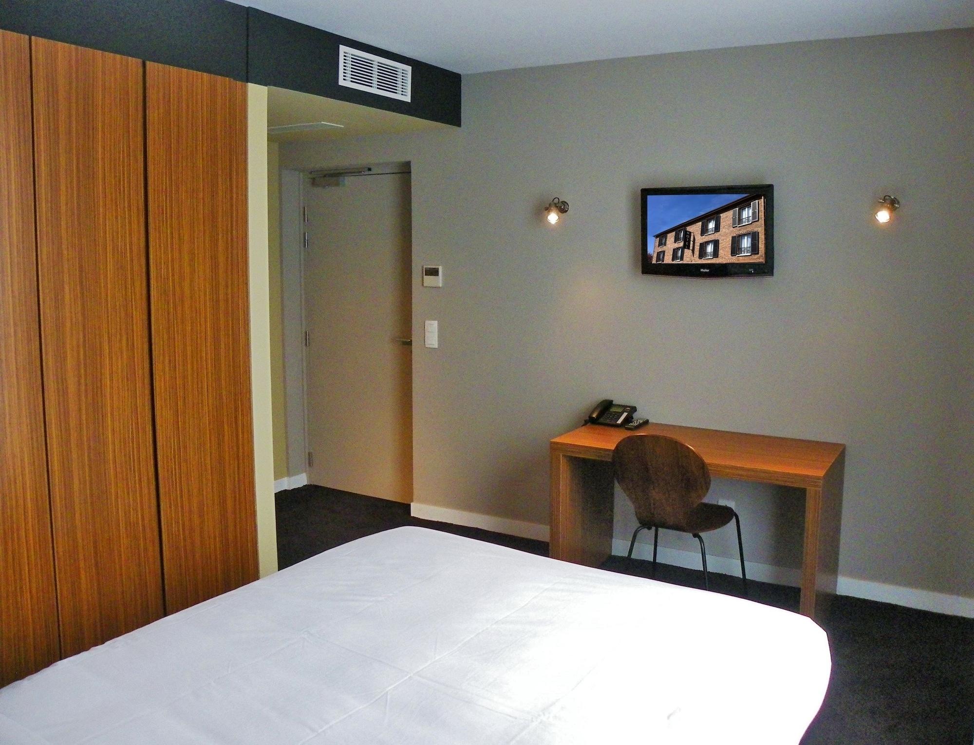 Hotel Les Terres Blanches Chatou Bagian luar foto