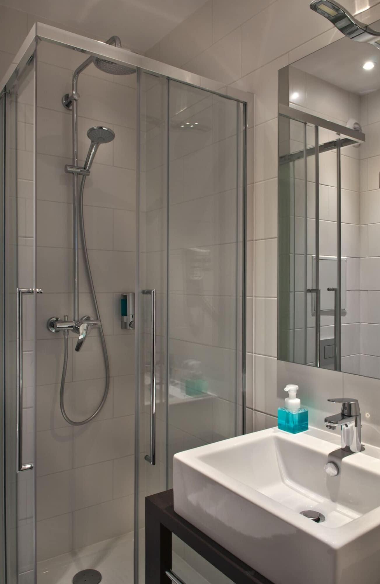 Hotel Les Terres Blanches Chatou Bagian luar foto