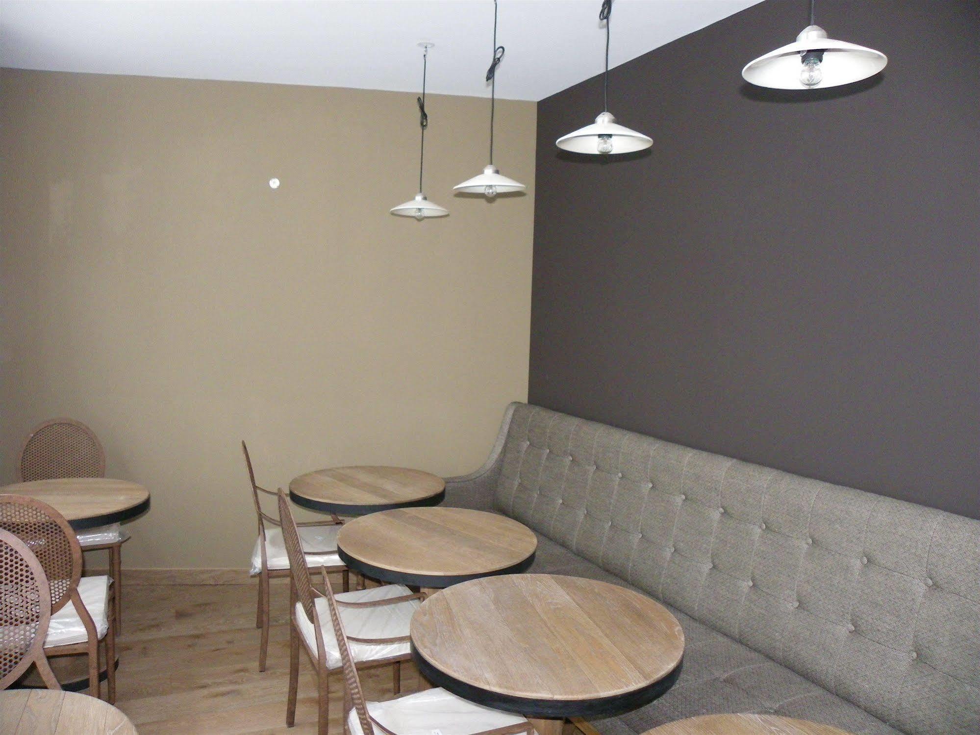 Hotel Les Terres Blanches Chatou Bagian luar foto